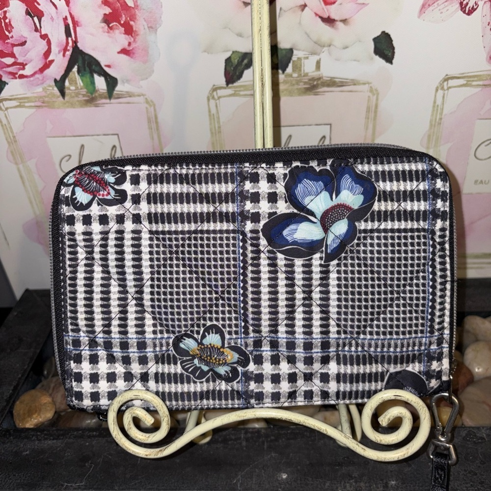 Vera Bradley “On the Go” Wristlet in Bedford Plaid - Picture 3 of 8